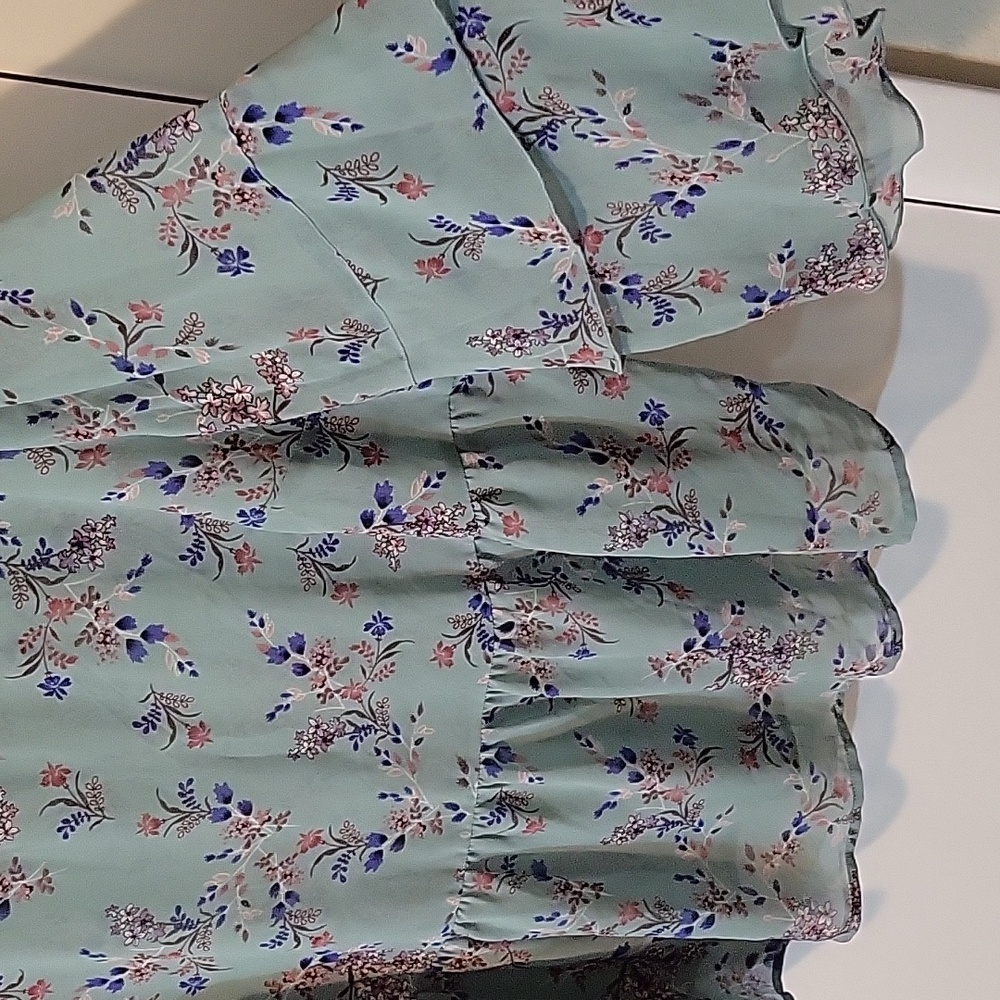 Arizona Jean Company Green Bell Sleeve Sheer Floral Blouse - Picture 3 of 8